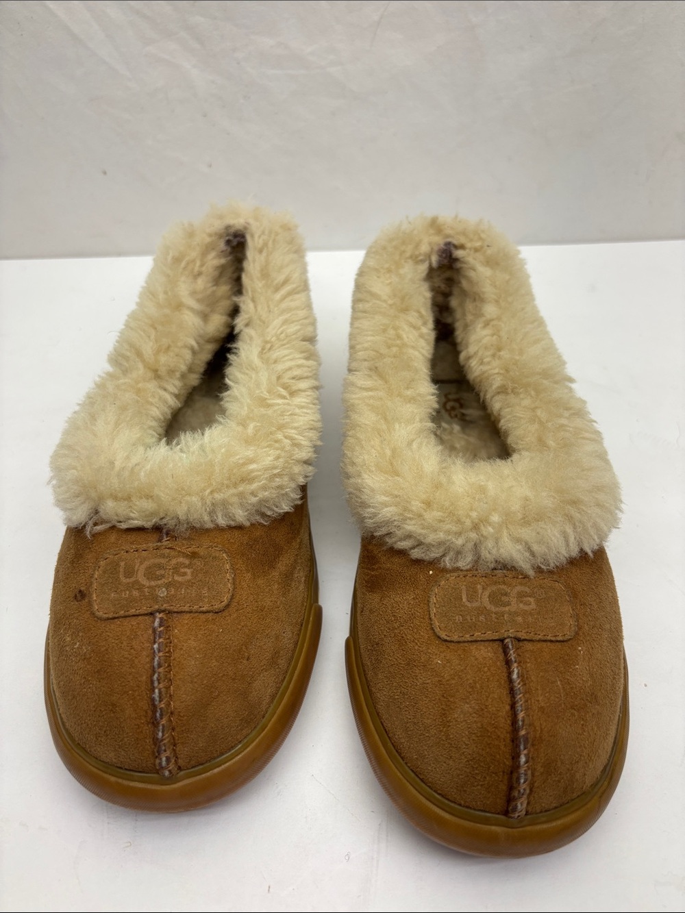 UGG women’s Tan Suede Fur-Lined Slippers, SZ 8, box 74